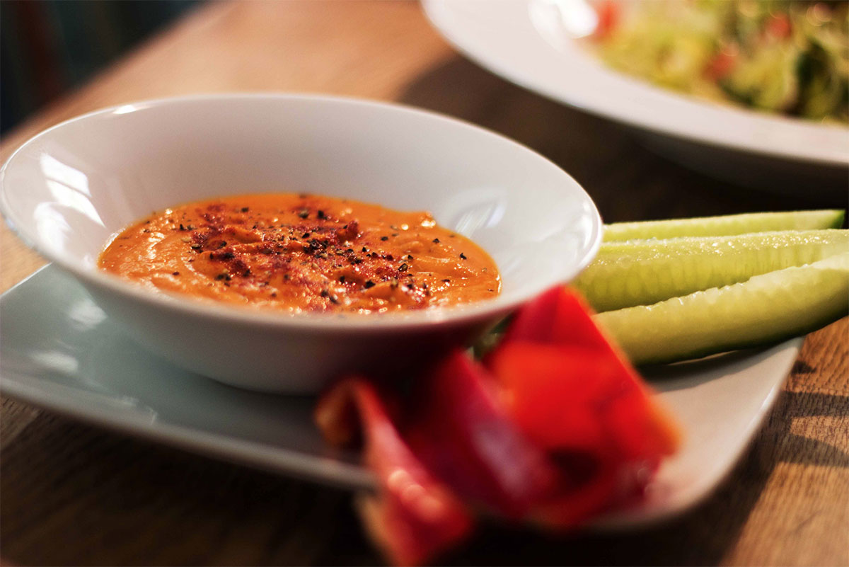 Raw Red Pepper Hummus - Honeybee Healthy